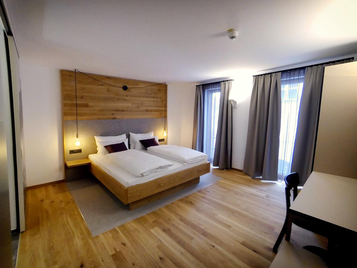 Stadthotel Kachelofen Krumbach Exterior foto